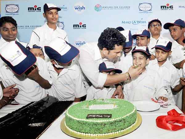 In Pics: Sachin's birthday celebrations
