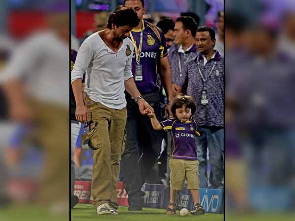 In pics: SRK and his cute son AbRam at IPL 2016