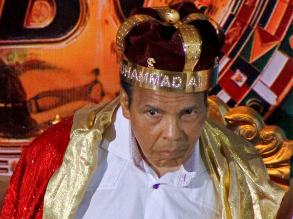 Boxing legend Muhammad Ali dies at 74