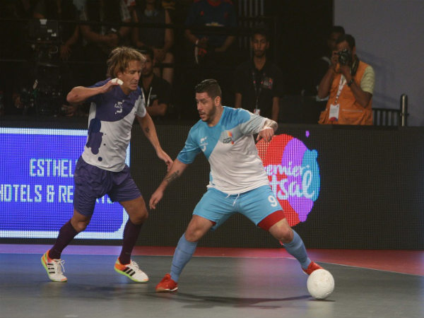 Michel Salgado (purple), Foglia (blue)