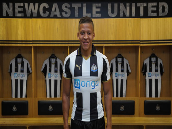 Newcastle United have signed Dwight Gayle from Crystal Palace (Image courtesy: Newcastle United website) Newcastle United have signed Dwight Gayle from Crystal Palace (Image courtesy: Newcastle United website)