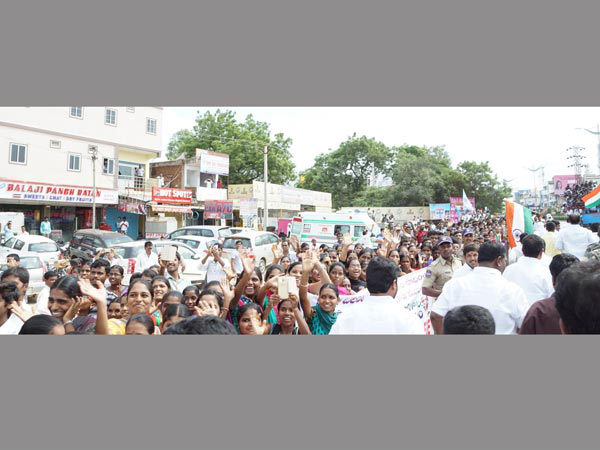 Fans gather to take a glimpse of PV Sindhu