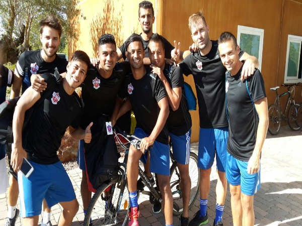 FC Pune City players click a picture after training session