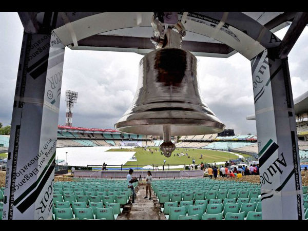 Kolkata Test: Kapil Dev rings bell at Eden Gardens Kolkata Test: Kapil Dev rings bell at Eden Gardens