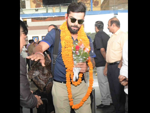 Crowd puller Virat Kohli gets heroes' welcome