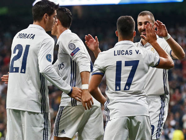 Real Madrid players celebrate Real Madrid players celebrate