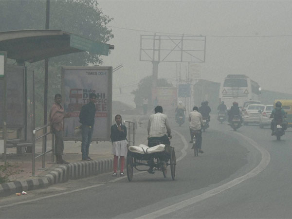 People are facing trouble in breathing in Delhi