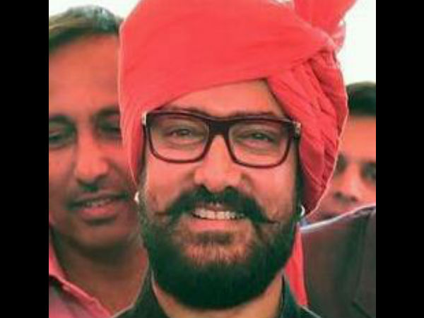 Aamir Khan looks a 'ladkiwala' Aamir Khan looks a 'ladkiwala'