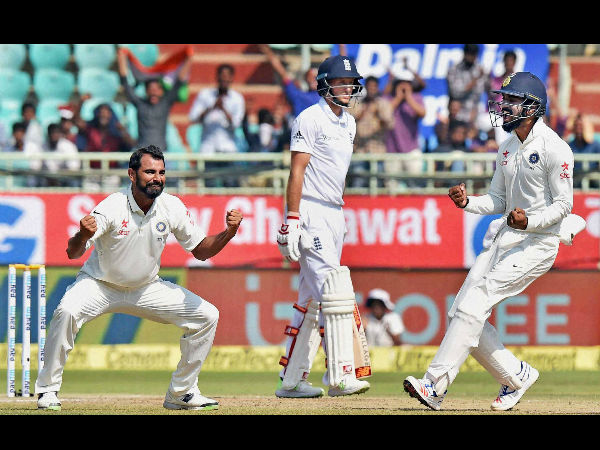 Mohammed Sami celebrates wicket Mohammed Sami celebrates wicket