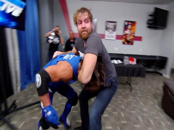 Ambrose Vs Styles (Image courtesy: wwe.com) Ambrose Vs Styles (Image courtesy: wwe.com)