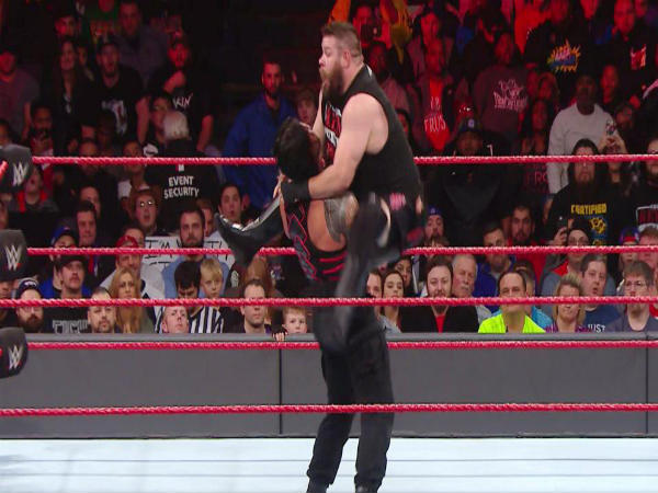 Reigns and Owens in the main event (image courtesy WWE.com) Reigns and Owens in the main event (image courtesy WWE.com)