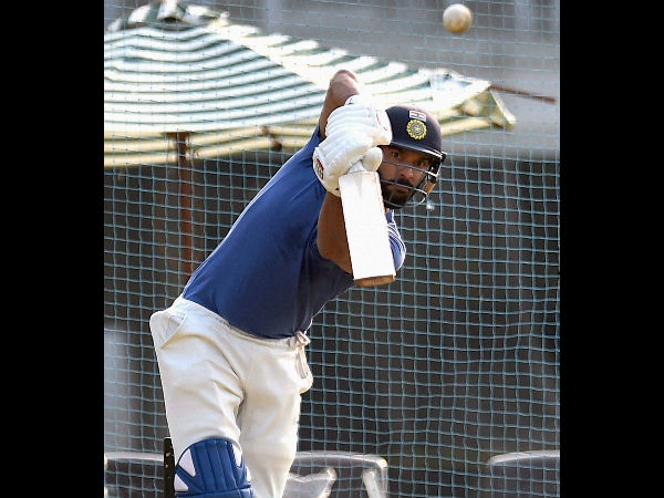 Yuvraj Singh practices in the nets