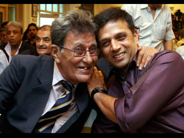 Dravid with legendary Salim Durrani Dravid with legendary Salim Durrani