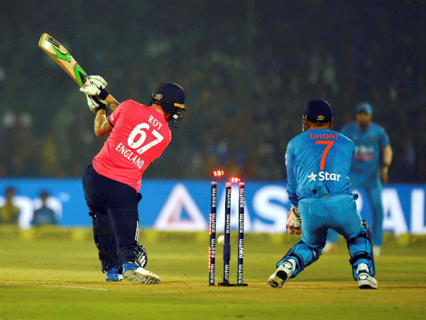 Yuzvendra Chahal clean bowls Roy