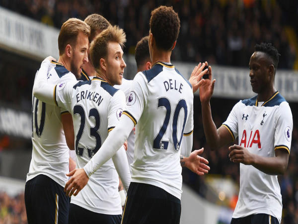Tottenham Hotspur players celebrate (Image courtesy: Tottenham Twitter)