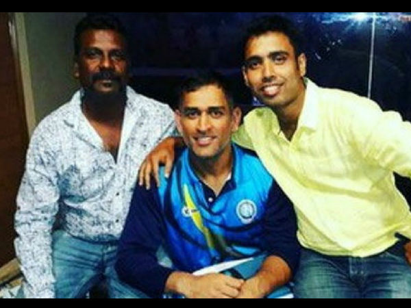 Dhoni bonds with old pals