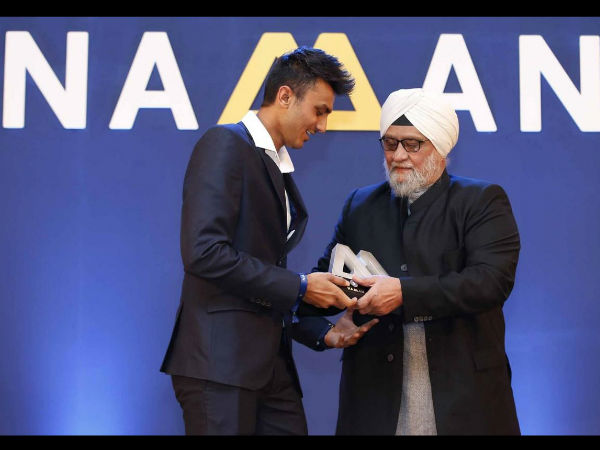 Axar Patel receives Lala Amarnath Award