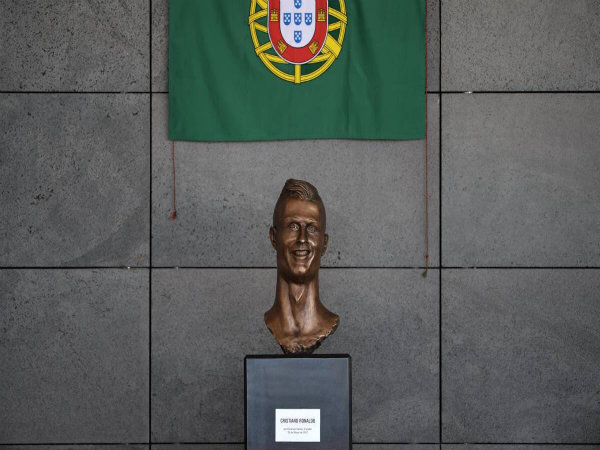 Cristiano Ronaldo's 'bizarre' bust (Image courtesy: Twitter)