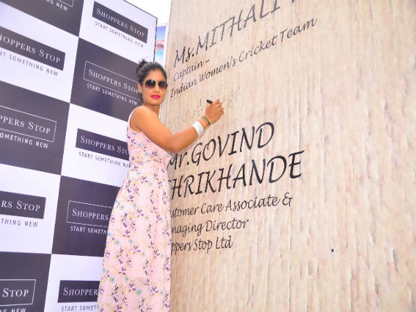 Mithali Raj signing the bat