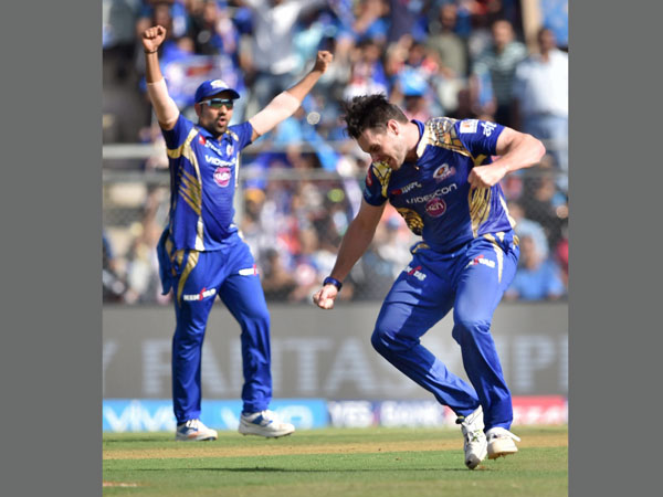 Mitchell McClenaghan (right)