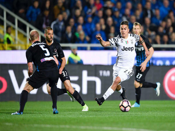 Paulo Dybala (right) (Image courtesy: Juventus Twitter handle)