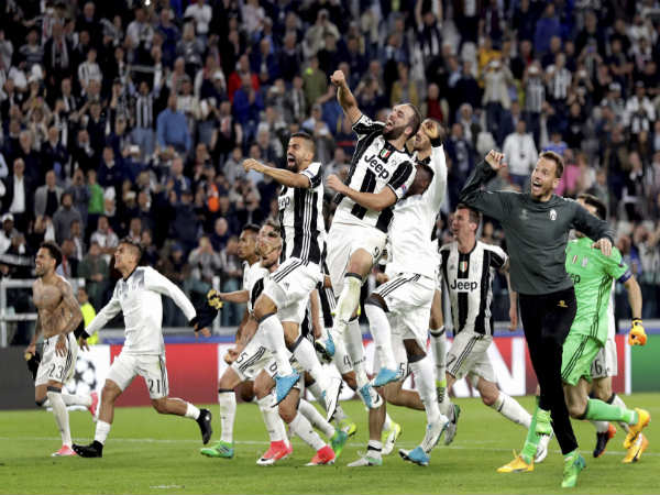 Jubilant Juventus players celebrate