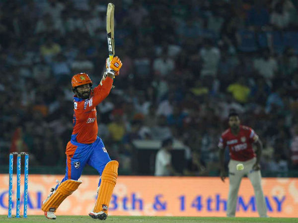 10. Dinesh Karthik