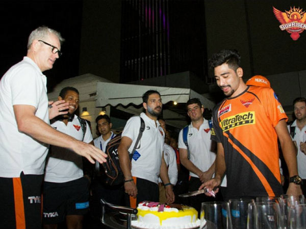 Tom Moody (left) and Mohammed Siraj