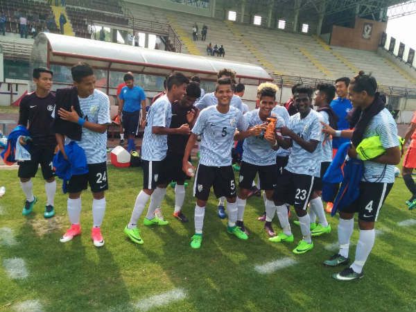 India U-17 team enjoy