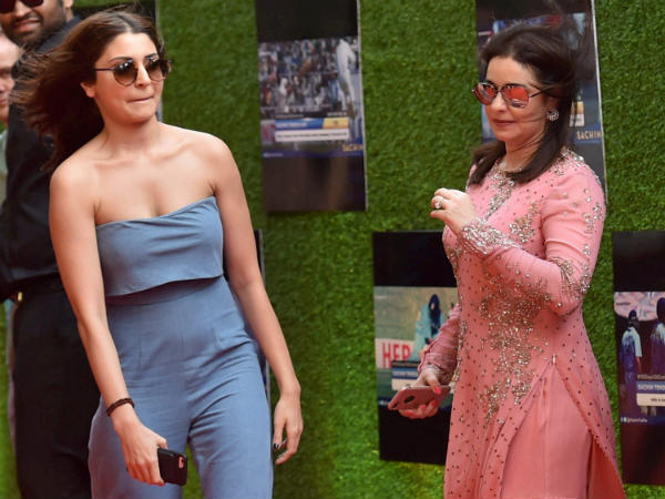 Anushka Sharma (left) and Anjali Tendulkar