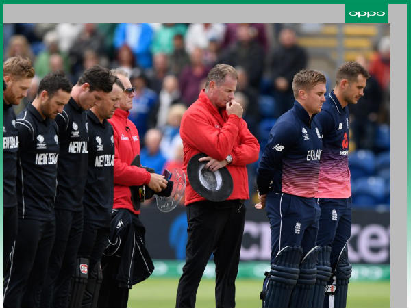 1: Players observe a minute's silence in memory of London attack victims