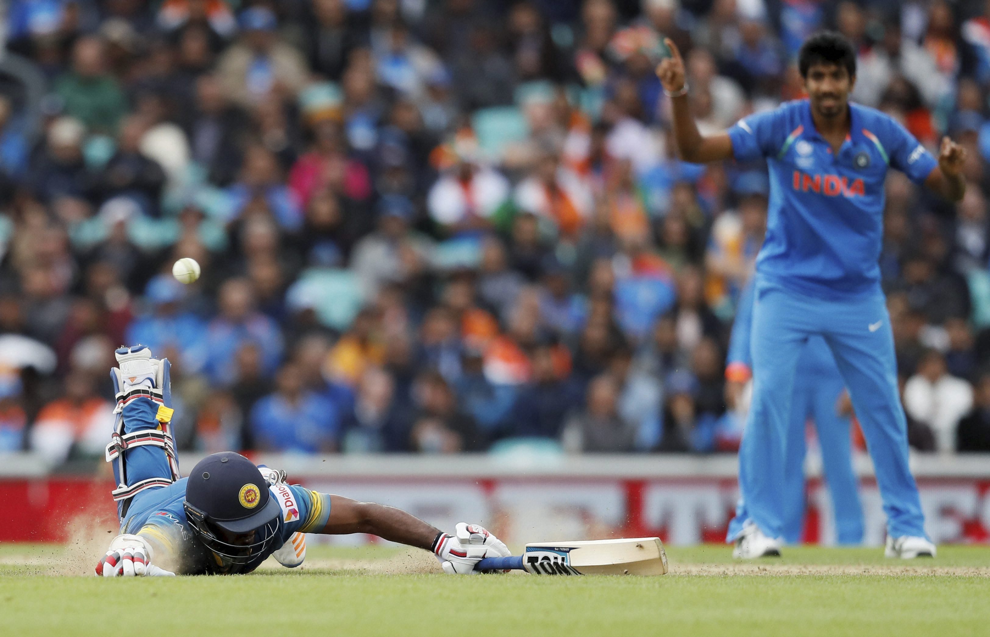 Poor fielding cost India: Poor fielding cost India: