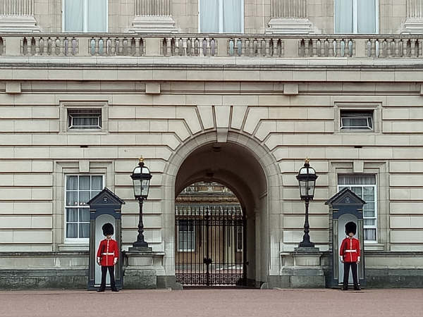 Guards outside Buckingham Palace
