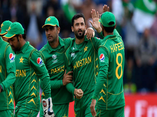 3) Junaid Khan (centre) (Image courtesy: ICC Twitter handle)
