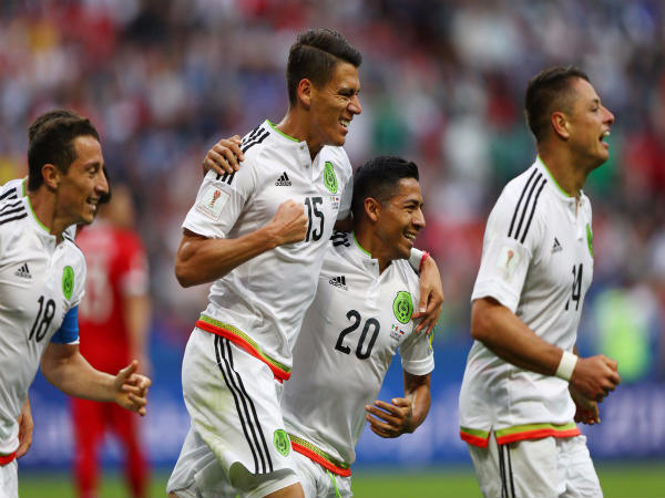 Mexico players celebrate (Image courtesy: Confed Cup Twitter handle)