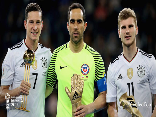 From left: Julian Draxler, Claudio Bravo and Timo Wener