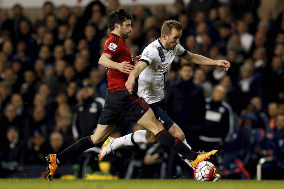 Tottenham Hotspur’s Harry Kane, right, shields the ball Tottenham Hotspur’s Harry Kane, right, shields the ball