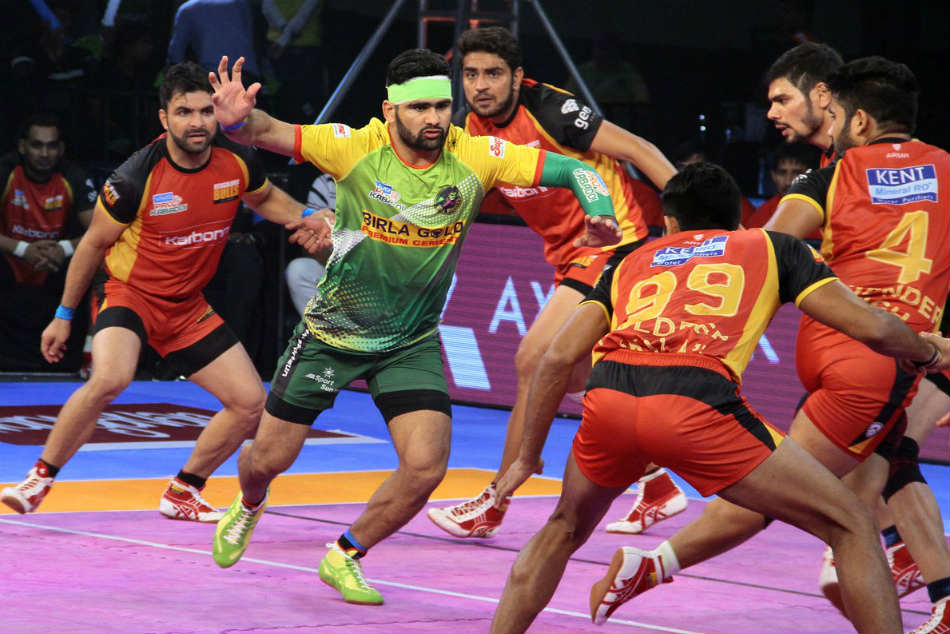 PKL 2017: Pardeep Narwal stars in Patna Pirates' win over Bengaluru Bulls PKL 2017: Pardeep Narwal stars in Patna Pirates' win over Bengaluru Bulls