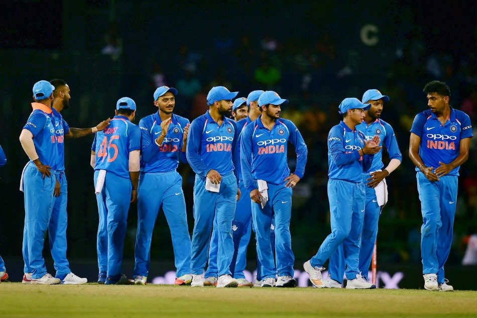 Jasprit Bumarah with teammates celebrates the wicket of Sri Lanka's Dilshan Munaweera during the 4th ODI match in Colombo. Jasprit Bumarah with teammates celebrates the wicket of Sri Lanka's Dilshan Munaweera during the 4th ODI match in Colombo.