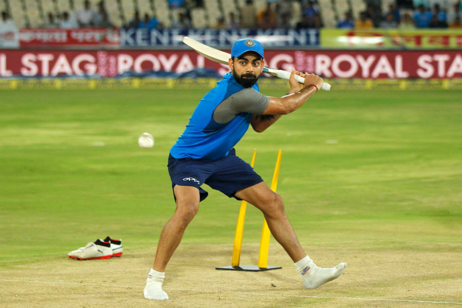 Kohli plays left hand