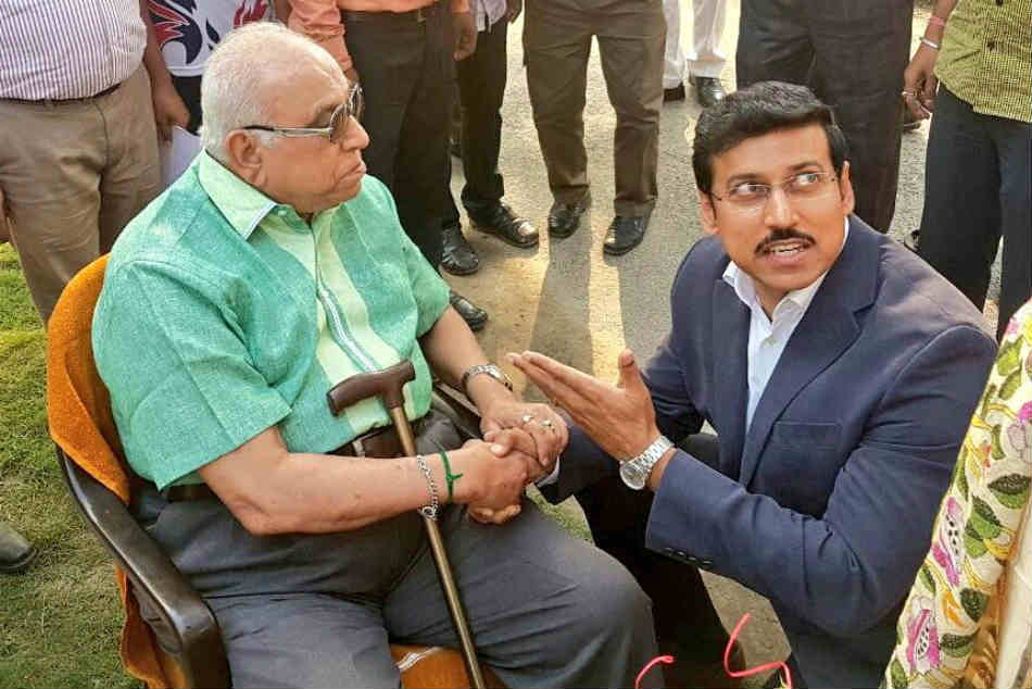 PK Banerjee getting honoured