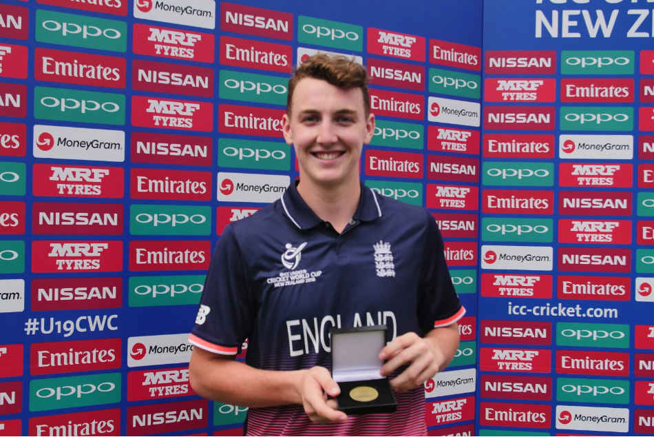 Harry Brook of England with the Man of the Match trophy (Image: ICC)