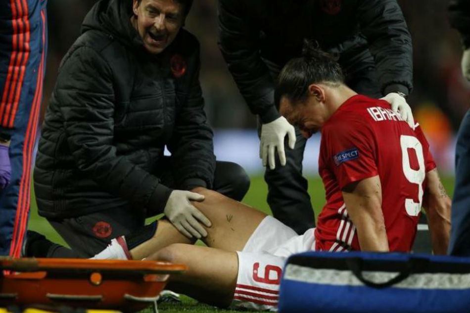 Zlatan Ibrahimovic receives treatment in April 2017 Zlatan Ibrahimovic receives treatment in April 2017