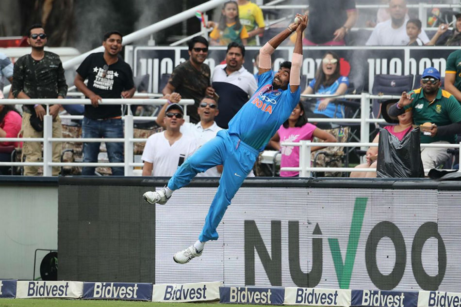 Bumrah's acrobatic effort