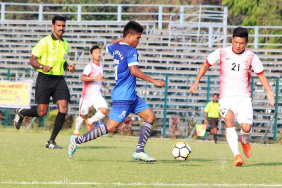A slice of the action from the Karnataka vs Mizoram Santosh Trophy 2018 match in Kolkata on Wednesday (Image: AIFF Media)
