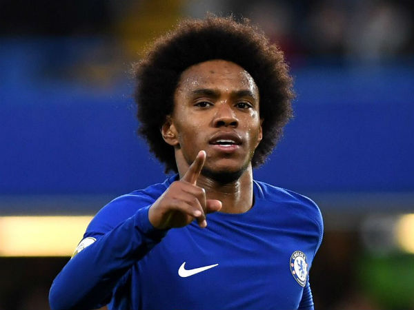 Chelsea keep pressure