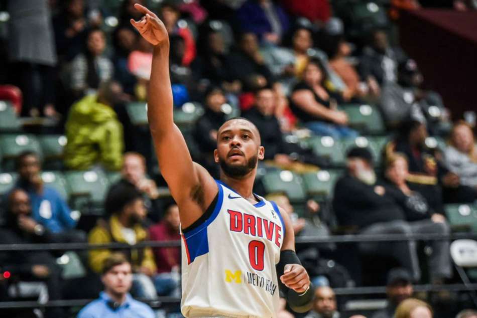 NBA GLeague player Zeke Upshaw dies after collapsing during game myKhel