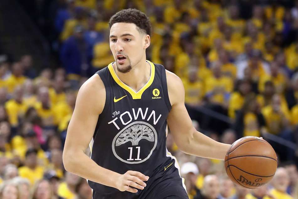 Klay Thompson suffers left knee strain Klay Thompson suffers left knee strain