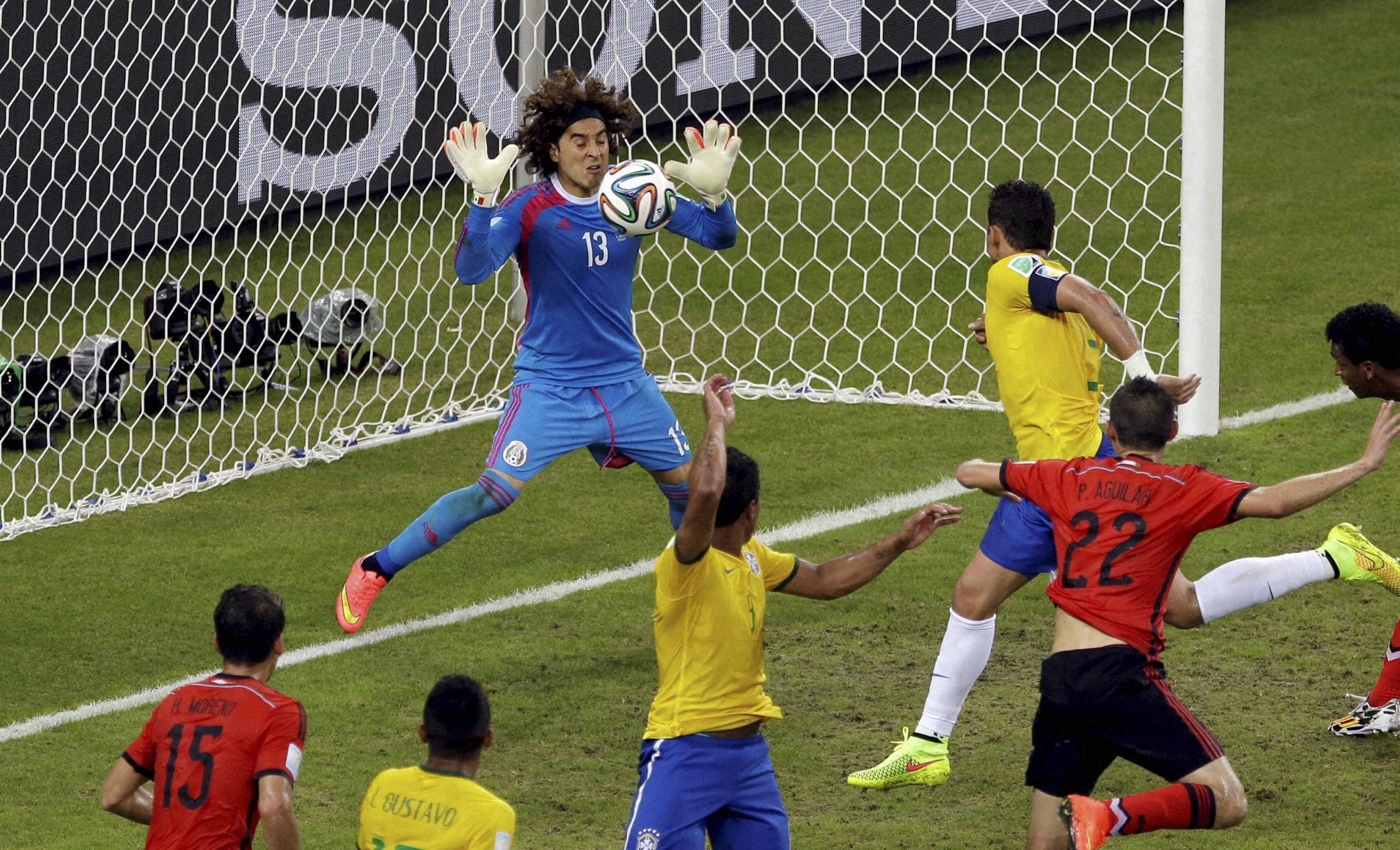 Guillermo Ochoa (Mexico) - 4