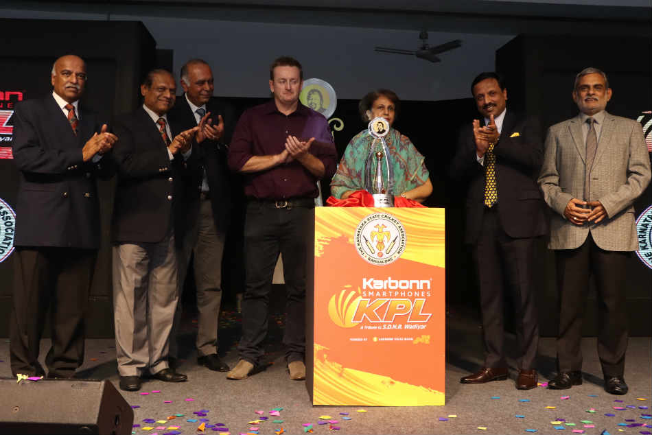 KPL 2018 trophy is getting launched at the M Chinnaswamy stadium